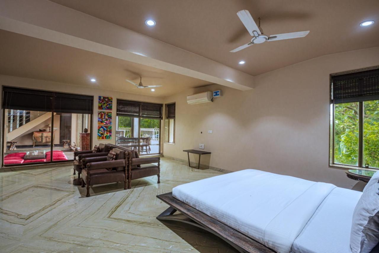 Saffronstays Aura, Alibaug - Luxury Pool Villa With A Game Room And Spacious Lawn Алібаґ Екстер'єр фото