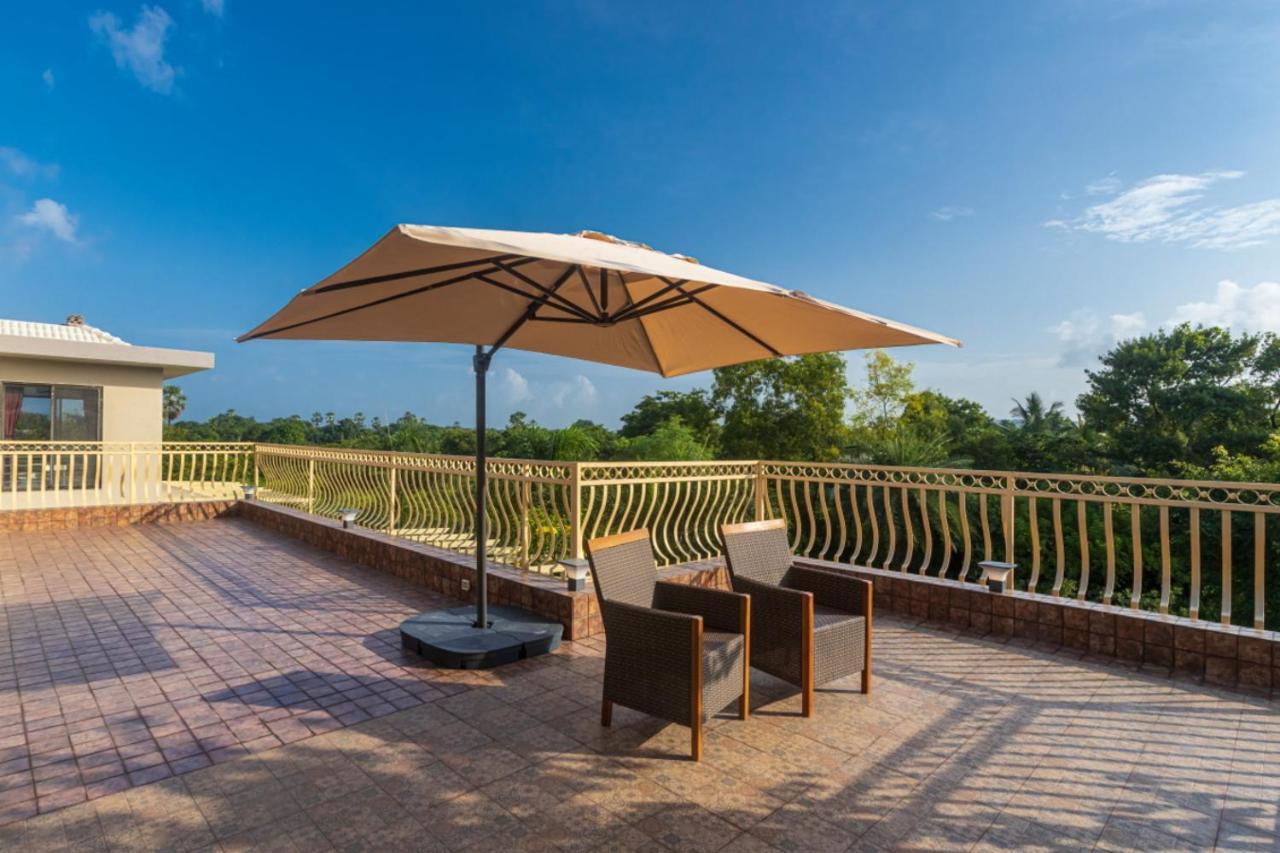 Saffronstays Aura, Alibaug - Luxury Pool Villa With A Game Room And Spacious Lawn Алібаґ Екстер'єр фото